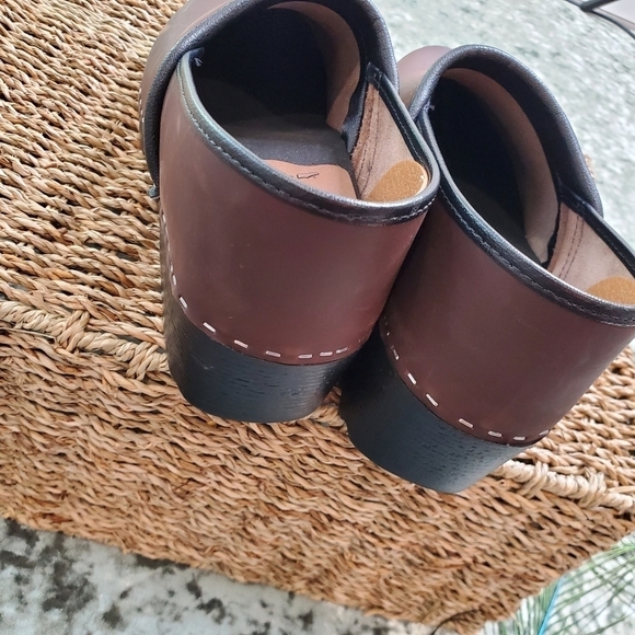 Björk Swedish Comfort Brown Leather Clogs - Picture 7 of 8